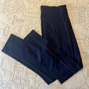 Athleta Ultimate Stash Pocket Capri Legging - XS Navy